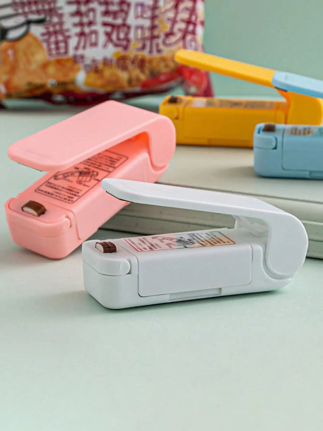 1pc Mini Food Sealer Machine, Portable Household Plastic Bag Sealing Device, Moisture-Proof & Fresh-Keeping